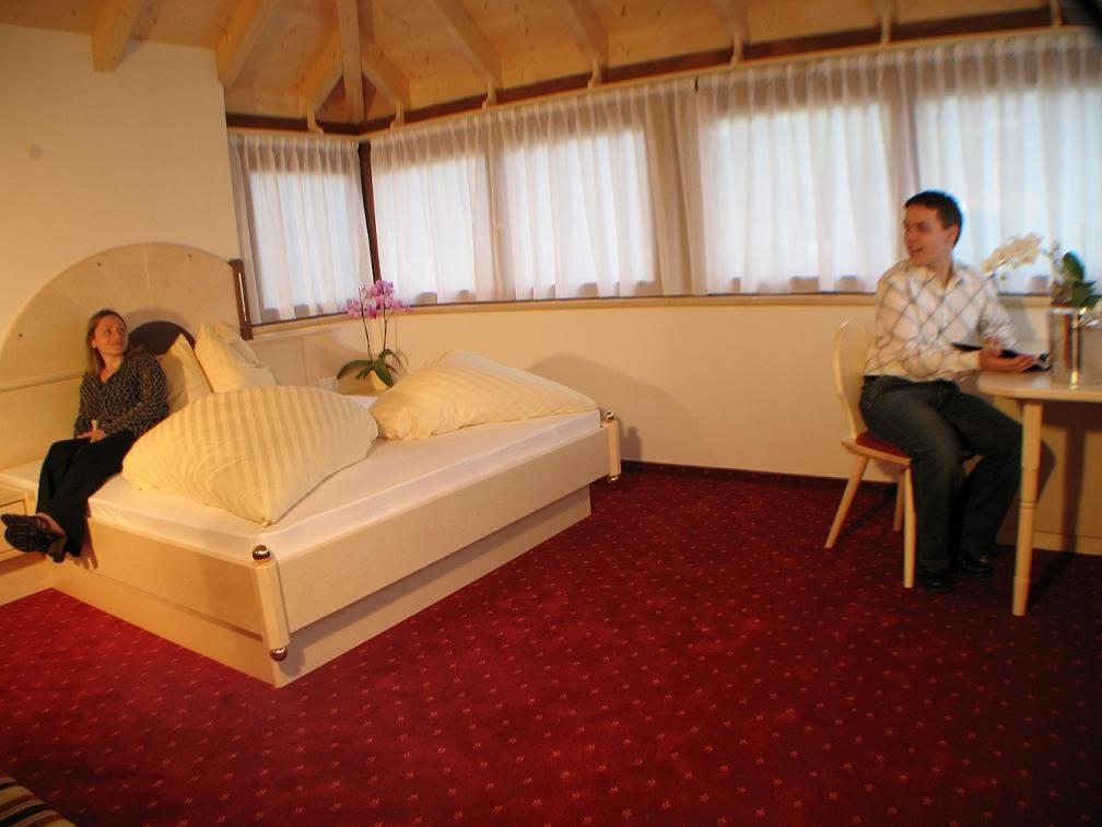 Hotel Laerchenhain San Valentino alla Muta Ruang foto