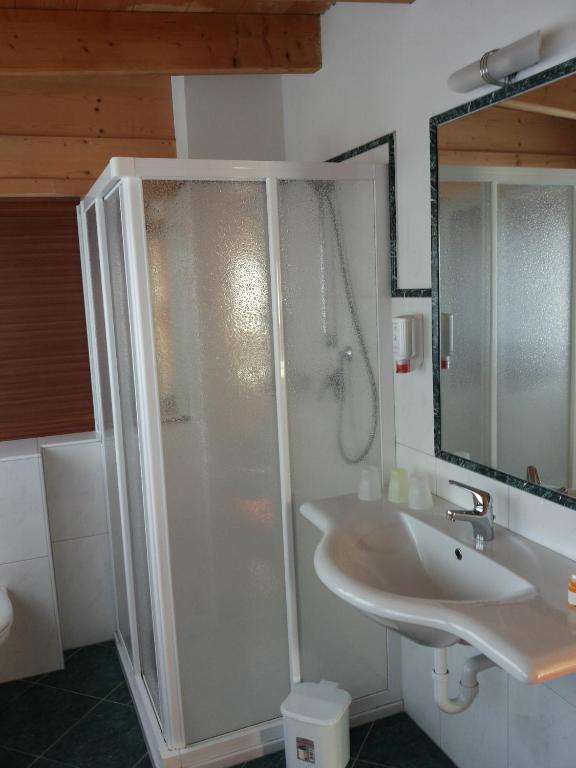 Hotel Laerchenhain San Valentino alla Muta Ruang foto